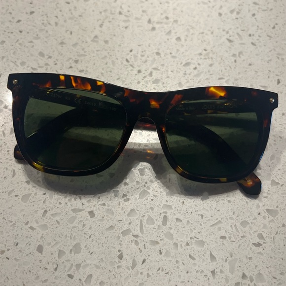 Louis Vuitton Sunglasses - Picture 2 of 3